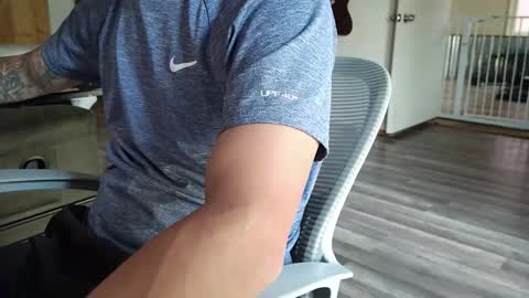 Snapshot of sunny_valentine chatting on 10-25-25, 08:47 sunny valentine online show from 10-25-25, 08:47