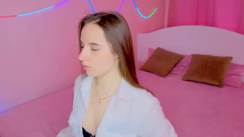 Snapshot of sunnybunnyy5 chatting on 03-09-26, 06:06 Liza online show from 03-09-26, 06:06