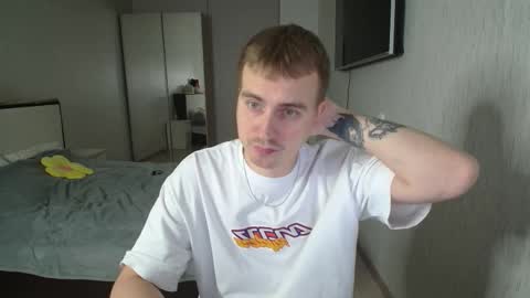 Snapshot of sunnydiamonds122 chatting on 10-13-25, 04:40 Rogher  Diana online show from 10-13-25, 04:40