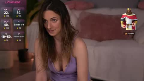 Snapshot of sunnyfaye chatting on 05-24-26, 06:35 Sunny Faye online show from 05-24-26, 06:35
