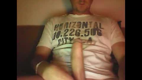 Snapshot of sunnygun0 chatting on 10-19-25, 07:58 sunnygun0 online show from 10-19-25, 07:58