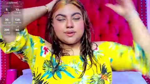 Snapshot of sunnyhoney_ chatting on 06-17-26, 12:29 Sunny online show from 06-17-26, 12:29
