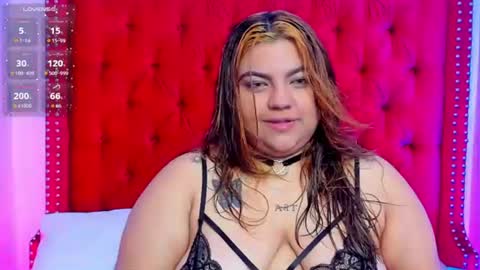 Snapshot of sunnyhoney_ chatting on 06-25-26, 11:59 Sunny online show from 06-25-26, 11:59