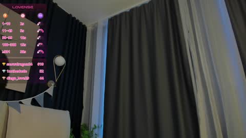 Snapshot of sunnyrisha chatting on 01-09-25, 11:47 Risha online show from 01-09-25, 11:47