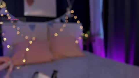 Snapshot of sunnyrisha chatting on 02-22-25, 06:17 Risha online show from 02-22-25, 06:17