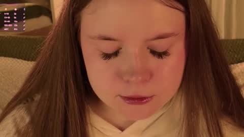 Snapshot of sunnyrisha chatting on 12-15-25, 05:12 Risha online show from 12-15-25, 05:12