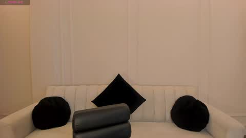 Snapshot of sunnyrivers_ chatting on 06-11-26, 06:39 Sunny Rivers online show from 06-11-26, 06:39