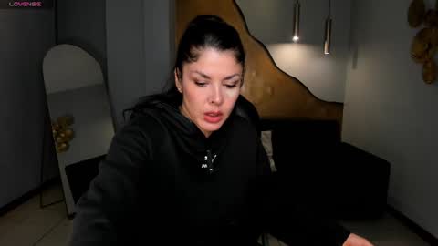 Snapshot of sunnyrivers_ chatting on 07-18-26, 11:36 Sunny Rivers online show from 07-18-26, 11:36