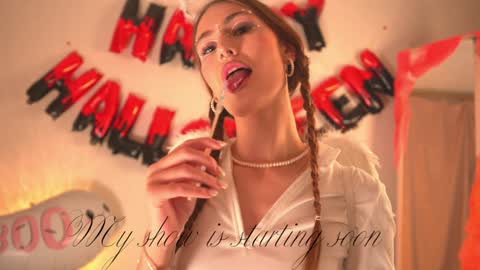 Snapshot of sunrisealice chatting on 12-24-24, 06:55 Alice online show from 12-24-24, 06:55