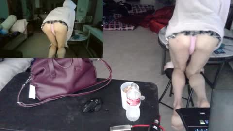 Snapshot of sunsetslauren chatting on 03-09-26, 10:03 Embarrassed Sissy Slut online show from 03-09-26, 10:03