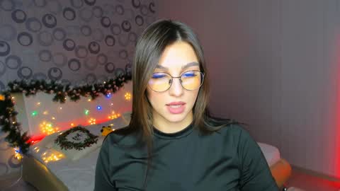 Snapshot of sunsetwithava chatting on 12-21-24, 04:57 sunsetwithava online show from 12-21-24, 04:57