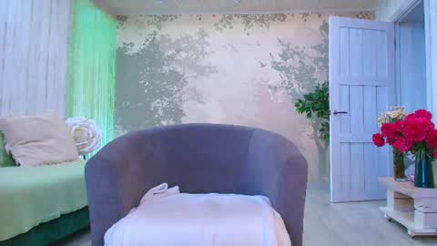 Snapshot of sunshine13_ chatting on 06-15-26, 04:04 Eva online show from 06-15-26, 04:04