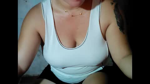 sunshine_38 online show from 10-28-25, 09:17