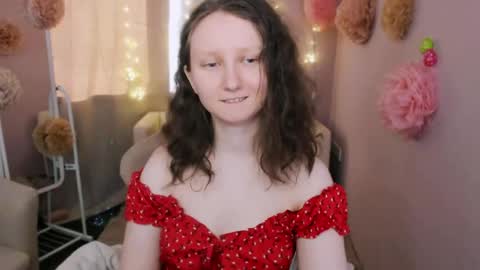Snapshot of sunshine_blaze chatting on 05-12-26, 05:26 Alice online show from 05-12-26, 05:26