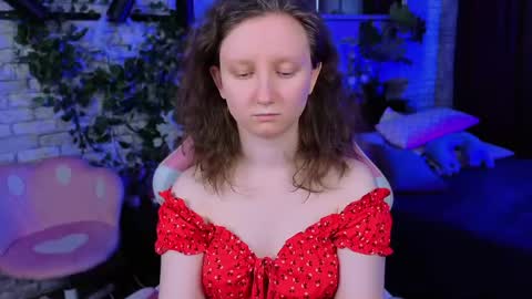 Snapshot of sunshine_blaze chatting on 05-25-26, 01:28 Alice online show from 05-25-26, 01:28