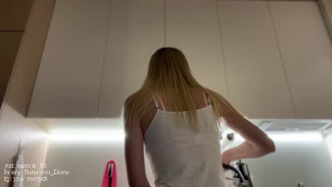 Snapshot of sunshine_diana_ chatting on 07-09-26, 07:18 Di online show from 07-09-26, 07:18