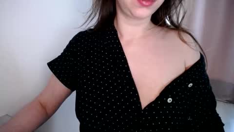 Snapshot of sunshine_in_your_life chatting on 06-01-26, 02:13 sunshine_in_your_life online show from 06-01-26, 02:13