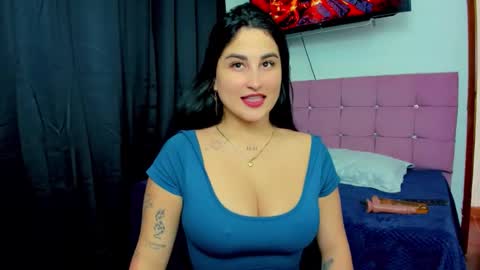 Snapshot of sunshine_uwu22 chatting on 09-28-25, 07:30 Andrea Rodriguez online show from 09-28-25, 07:30