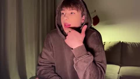 Snapshot of sunshinealex chatting on 01-09-26, 06:16 sunshinealex online show from 01-09-26, 06:16