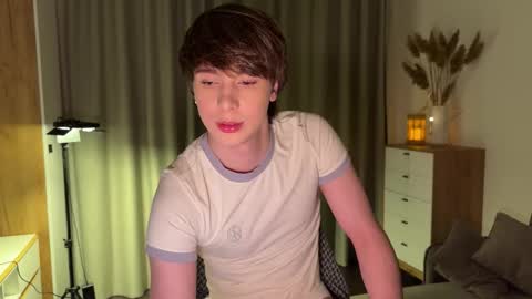 Snapshot of sunshinealex chatting on 02-08-26, 01:09 sunshinealex online show from 02-08-26, 01:09