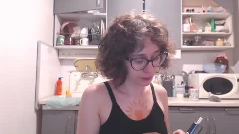 Snapshot of sunshinehella chatting on 06-26-26, 03:16 Hella online show from 06-26-26, 03:16