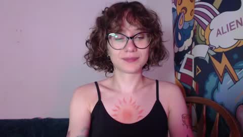 Snapshot of sunshinehella chatting on 07-31-26, 08:52 Hella online show from 07-31-26, 08:52