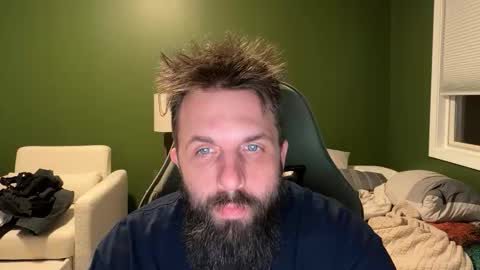 Snapshot of supbroitsmatt chatting on 12-19-25, 11:01 Matt online show from 12-19-25, 11:01