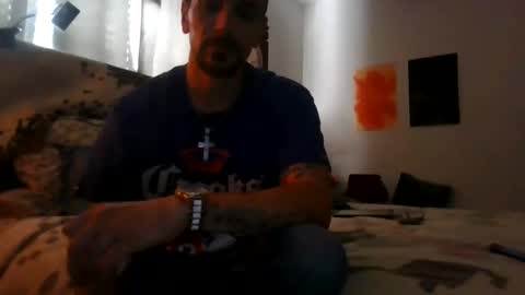 Snapshot of superd512 chatting on 01-12-25, 05:54 Guero Cash online show from 01-12-25, 05:54