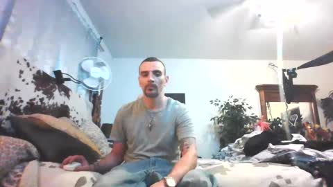 Snapshot of superd512 chatting on 02-03-25, 01:30 Guero Cash online show from 02-03-25, 01:30