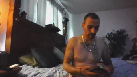 Snapshot of superd512 chatting on 10-10-25, 01:32 Guero Cash online show from 10-10-25, 01:32