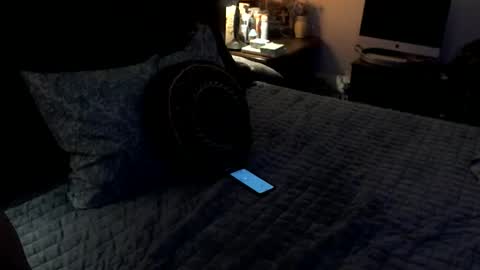 Snapshot of superd512 chatting on 10-21-25, 01:12 Guero Cash online show from 10-21-25, 01:12