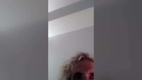 Snapshot of superdonemyway chatting on 06-16-26, 05:43 superdonemyway online show from 06-16-26, 05:43