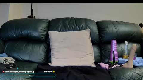 Thomas online show from 11-25-25, 04:34