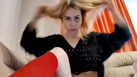 Snapshot of supereasyx chatting on 02-01-25, 07:57 Annie online show from 02-01-25, 07:57