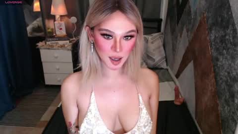 Snapshot of superh0tangelxx chatting on 06-05-26, 02:07 CARMINA online show from 06-05-26, 02:07