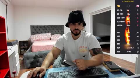 Snapshot of supermanboyxxl chatting on 11-06-25, 06:36 supermanboyxxl online show from 11-06-25, 06:36