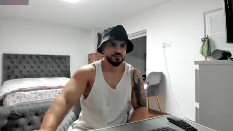 Snapshot of supermanboyxxl chatting on 11-17-25, 06:52 supermanboyxxl online show from 11-17-25, 06:52