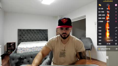 Snapshot of supermanboyxxl chatting on 11-21-25, 06:56 supermanboyxxl online show from 11-21-25, 06:56