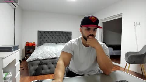 Snapshot of supermanboyxxl chatting on 11-27-25, 06:48 supermanboyxxl online show from 11-27-25, 06:48