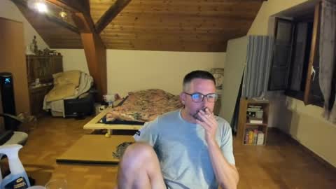Snapshot of supersquirrel81 chatting on 08-01-26, 10:52 supersquirrel81 online show from 08-01-26, 10:52