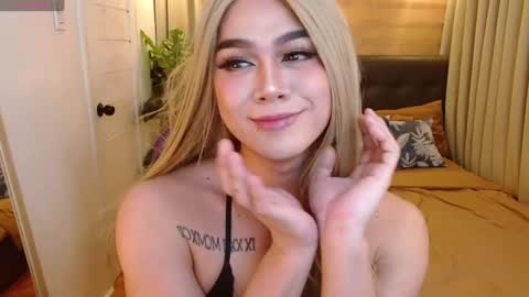 Snapshot of supreme_deity chatting on 02-13-25, 01:15 DIANNA online show from 02-13-25, 01:15