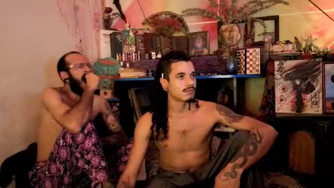 Snapshot of supu_tamadre chatting on 12-21-25, 08:54 Lned online show from 12-21-25, 08:54