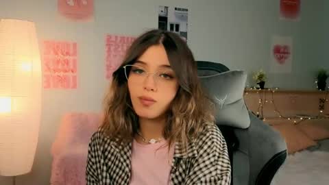 Sara online show from 04-18-26, 01:15