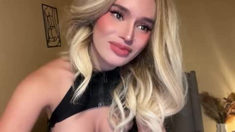 Mia online show from 11-13-25, 07:57