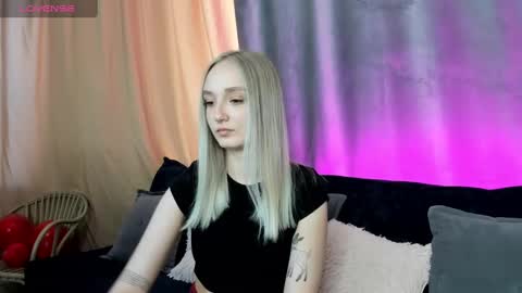 Annie online show from 02-25-25, 04:14