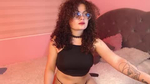 Snapshot of susan_bluee chatting on 03-07-25, 06:24 Susan online show from 03-07-25, 06:24