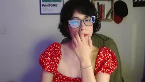 susana_w online show from 11-27-25, 10:45