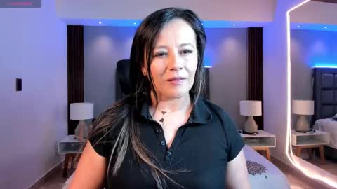 Susan  Everyday From 0530 to 1430 Col Time online show from 11-24-25, 10:59