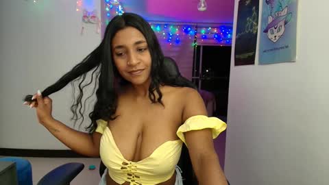 Snapshot of susanrhodes chatting on 02-03-25, 01:30 Andrea - Migue online show from 02-03-25, 01:30