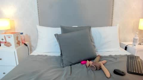 susanthomass online show from 02-12-26, 07:31